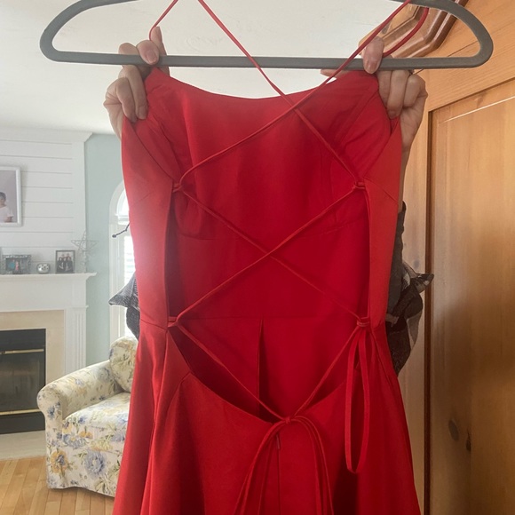 GORGEOUS RED GOWN!! Pockets, lace up back, stunning!!!! - Picture 11 of 11